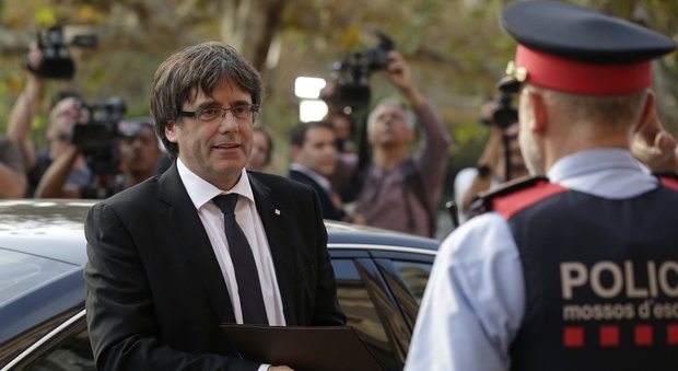 Catalogna, è il giorno della verità: Puigdemont sancirà la via dell'indipendenza