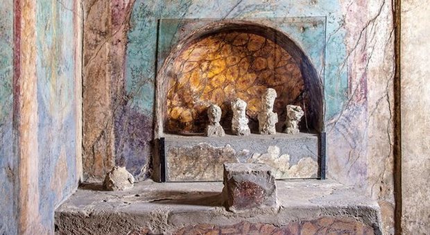 I riti della Pompei romana diventano social: boom di like per i «Caristia»