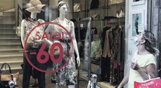Coronavirus, la grande crisi della moda: fatturati dimezzati, a rischio un negozio su due