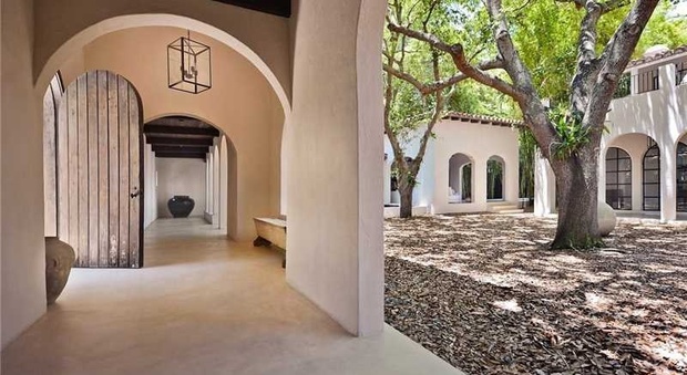 immagine Calvin Klein, venduta con lo sconto la villa di Miami: 12 milioni di dollari dopo una richiesta di 16