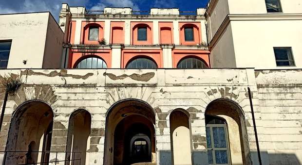 L'ex caserma Sacchi a Caserta conosciuta anche come Palazzo dei Vescovi