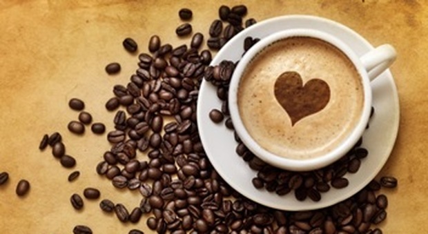 Caffè indispensabile per iniziare bene la giornata: “Meglio di un bacio del partner”