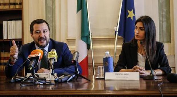 Scintille Raggi-Salvini: «A Roma serve più polizia». «Pensi alle buche»