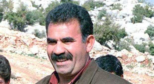 De Magistris: cittadinanza onoraria per Ocalan. «Libertà per il Popolo curdo». Lettieri polemizza