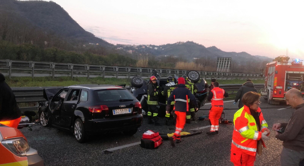 San Mango Piemonte- incidente stradale: due morti