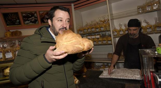 La svolta di Salvini: Lega, addio secessione. "Al Sud piazze piene, in tanti ci voteranno"