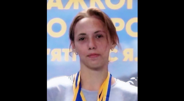 Alina Peregudova, campionessa ucraina di sollevamento pesi muore sotto le bombe a Mariupol