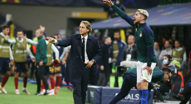 Mancini: «La Macedonia? Ci vorrà pazienza, giochiamo senza frenesia». Chiellini: «Sono a disposizione»
