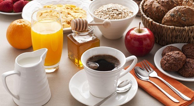Ritardare la colazione e anticipare la cena, una nuova via per dimagrire