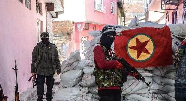 Turchia, quattro soldati uccisi e tre feriti da un'autobomba, per l'agenzia Degan sono stati i ribelli curdi del Pkk