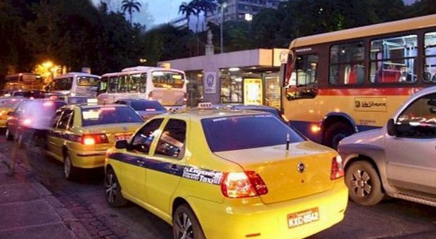 Vigilia dei Mondiali: Rio de Janeiro paralizzata da uno sciopero dei taxi