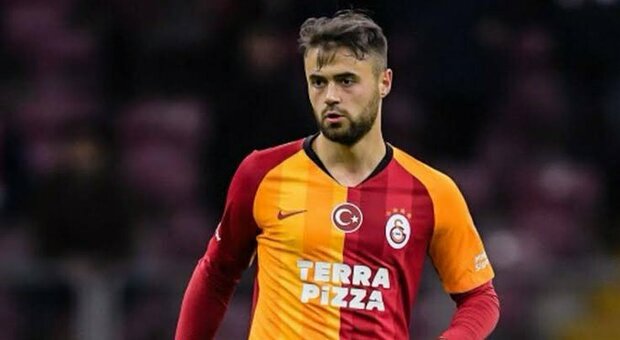Ahmet Çalik, il calciatore turco morto in un incidente stradale: aveva 27 anniIl calciatore Ahmet Çalik morto in un incidente stradale: ex Galatasaray, aveva 27 anni