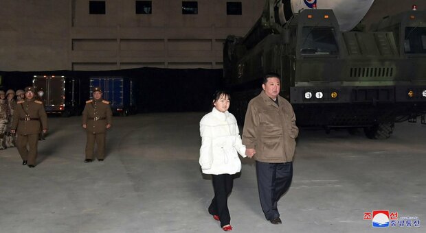 Corea del Nord, la risposta di Usa e Seul al missile balistico: dispiegato bombardiere B-1B