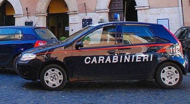 Napoli, rapinatore inseguito e ucciso da carabiniere: «Colpo accidentale»