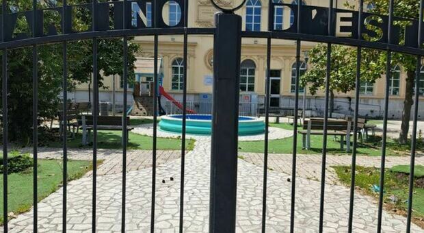 Giardino d’estate a Porto San Giorgio, niente da fare: bando deserto e cancello chiuso