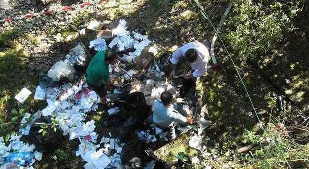 Frosinone, scarica rifiuti nel fiume a Sant’Elia Fiumerapido: preso