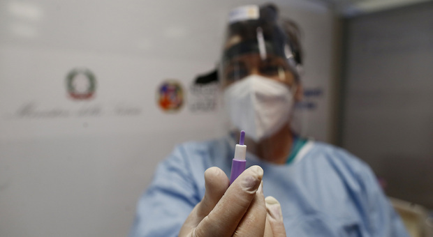 Coronavirus in Italia, 14 morti e 1.434 nuovi positivi. Salgono ancora le terapie intensive
