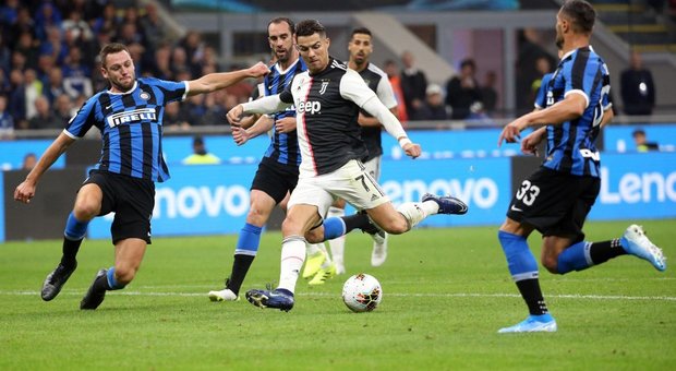 Rinviata Juve-Inter e le altre quattro partite di Serie A a porte chiuse: si giocano il 13 maggio