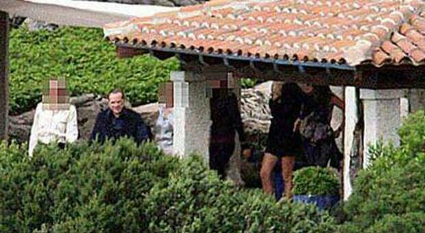 Silvio Berlusconi a villa Certosa nelle foto "rubate" e pubblicate da El Paìs nel 2009