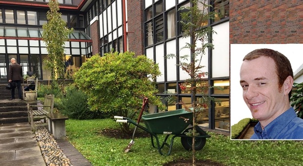 Paolo Brunello e il sorbo piantato nel campus