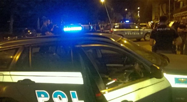 Roma, danneggia casa della madre e rapina bar armato di bastone: arrestato 48enne a Casal Bruciato