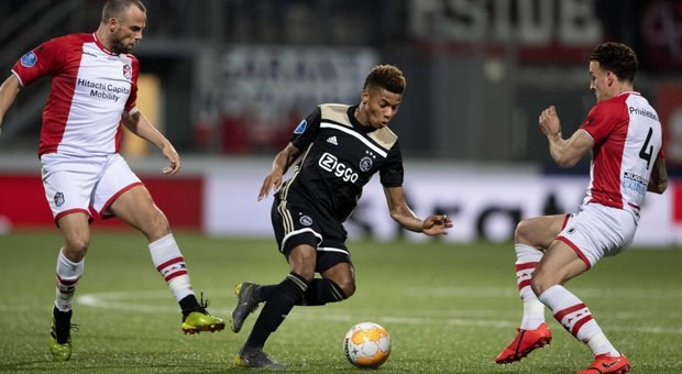 L'Ajax risponde alla Juventus: 4 reti al Willem e vetta della classifica