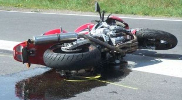 Tragedia a Pesaro, schianto in moto: morto un ragazzo di 28 anni