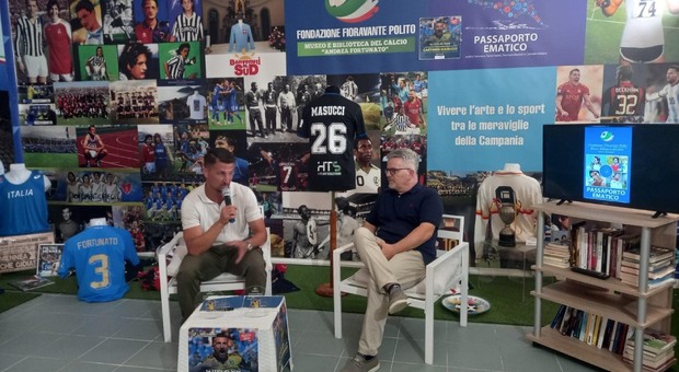 immagine Castellabate, l'ex calciatore Gaetano Masucci in visita al Museo del Calcio