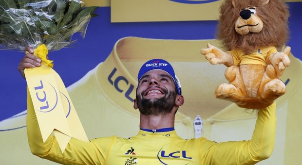 Tour de France, Gaviria prima maglia gialla. Froome perde 50 secondi