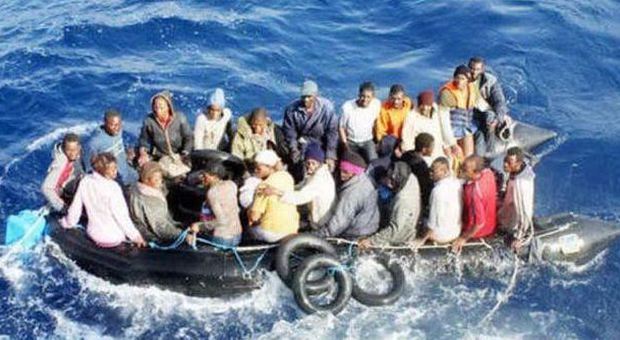 La Marina Militare individua sei imbarcazioni: mille migranti da soccorrere