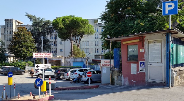 Il parcheggio dell'ospedale usato per le auto dei killer