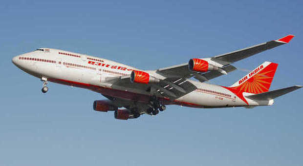 Air India, lite tra pilota e suo secondo in cabina: sospesi entrambi