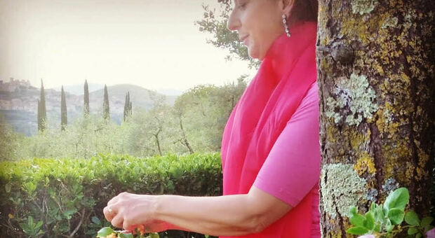 Amelia, "Appuntamento in Giardino" a Villa Aspreta. "La rosa del cancello" svela i suoi misteri