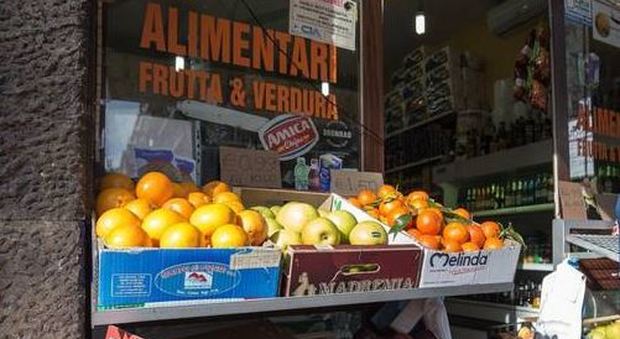 Centro, stop ai minimarket: stretta su frutterie e laboratori nei luoghi tutelati dall'Unesco