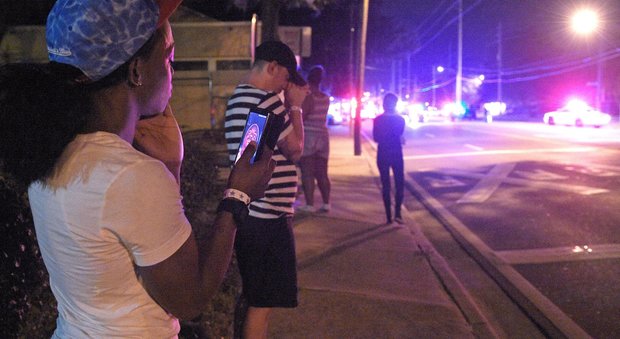 Orlando, l'ultimo sms di una delle vittime alla madre: «Ci ha preso, è qui con noi»