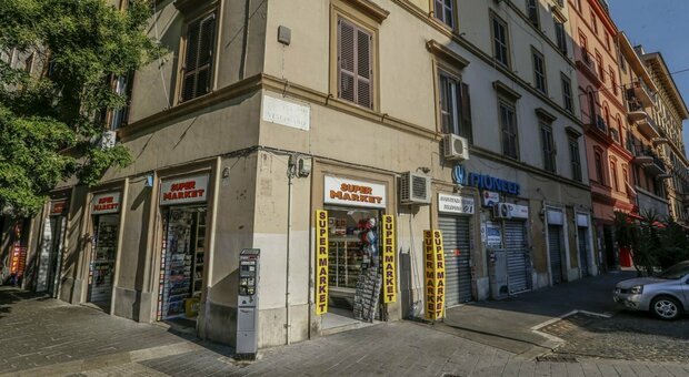 Roma, risse e devastazioni a raffica nei negozi vicini, licenza sospesa per ristorante di Prati