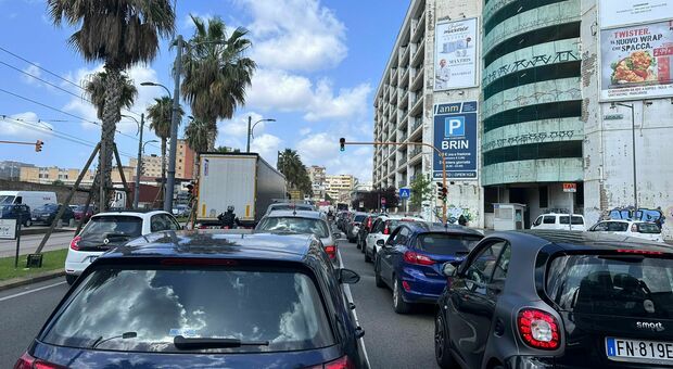 G7 Capri 2024, Napoli paralizzata dal traffico: via Marina nel caos