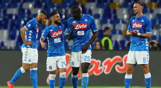 Tutta Napoli ai piedi di Koulibaly: che paliatone all'Inter e ai suoi tifosi