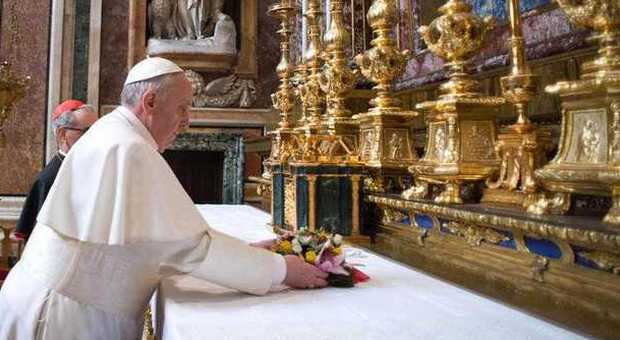 Bergoglio telefona a una divorziata: «Prende la comunione? Non fa nulla di male»