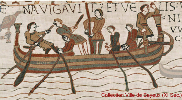 Imbarcazione d’assalto normanno-vichinga dell’XI secolo, dagli arazzi di Bayeux (collection Ville de Bayeux)