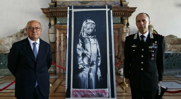 Bataclan, la porta di Banksy nascosta in Abruzzo: iniziato il processo a Parigi