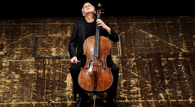 Il violoncello di Sollima pe la stagione del Petruzzelli