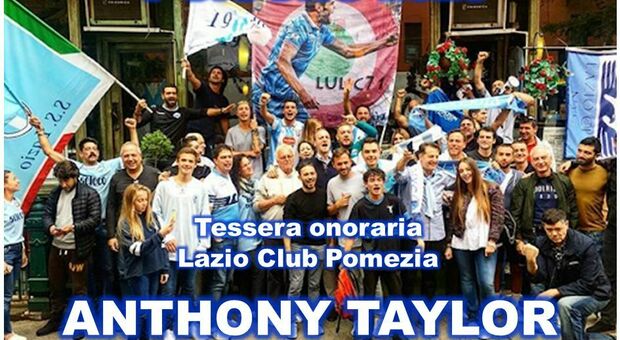 Tessera onoraria all'arbitro Anthony Taylor, l'iniziativa dell'associazione Lazio Club Pomezia