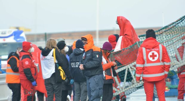 Inchiesta choc ad Ancona: cooperativa registrava migranti inesistenti per truffare lo Stato. Sette indagati, 3 misure cautelari