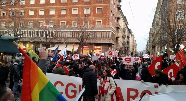 Ancona, sostegno alle Unioni civili oltre duemila persone in piazza