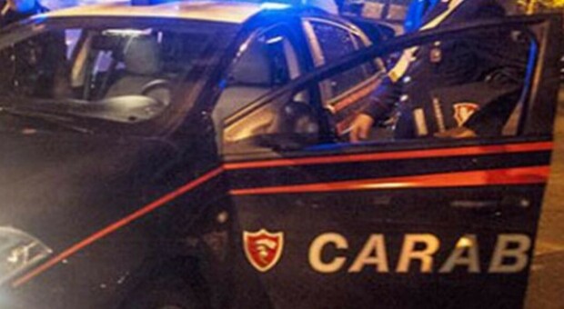 Vuole gettarsi sotto il treno: 20enne salvato dai carabinieri