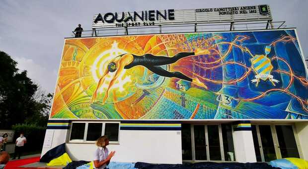 Aquaniene, a Roma murale dedicato a Federica Pellegrini: la Divina lo scopre alla presentazione del Trofeo Settecolli
