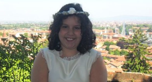 Beatrice, morta sotto un treno: sui social frasi d'odio e prese in giro per la 15enne