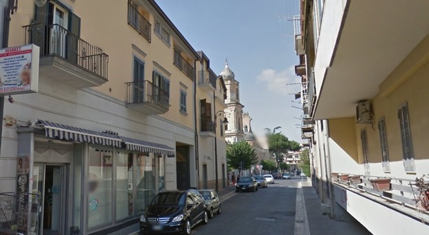 Napoli, strage in famiglia: morti marito, moglie e figlio di tre anni