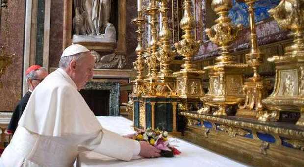 Bergoglio telefona a una divorziata: «Prende la comunione? Non fa nulla di male»